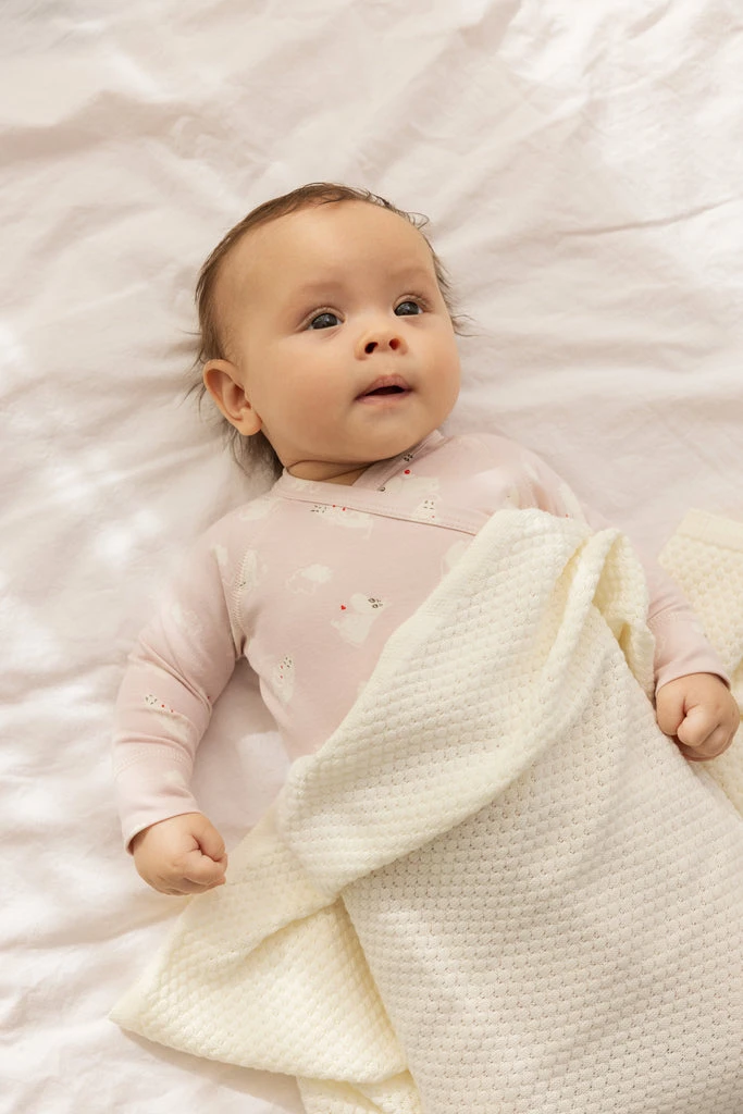 Alia, Knit Blanket - Gentle White 4 Alia, Knit Blanket - Gentle White - Image 3